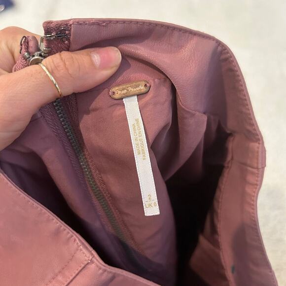 Free People Mini Skirt Faux Leather Mauve Pink Back Zipper Rave Sz 0‎ - Picture 6 of 6